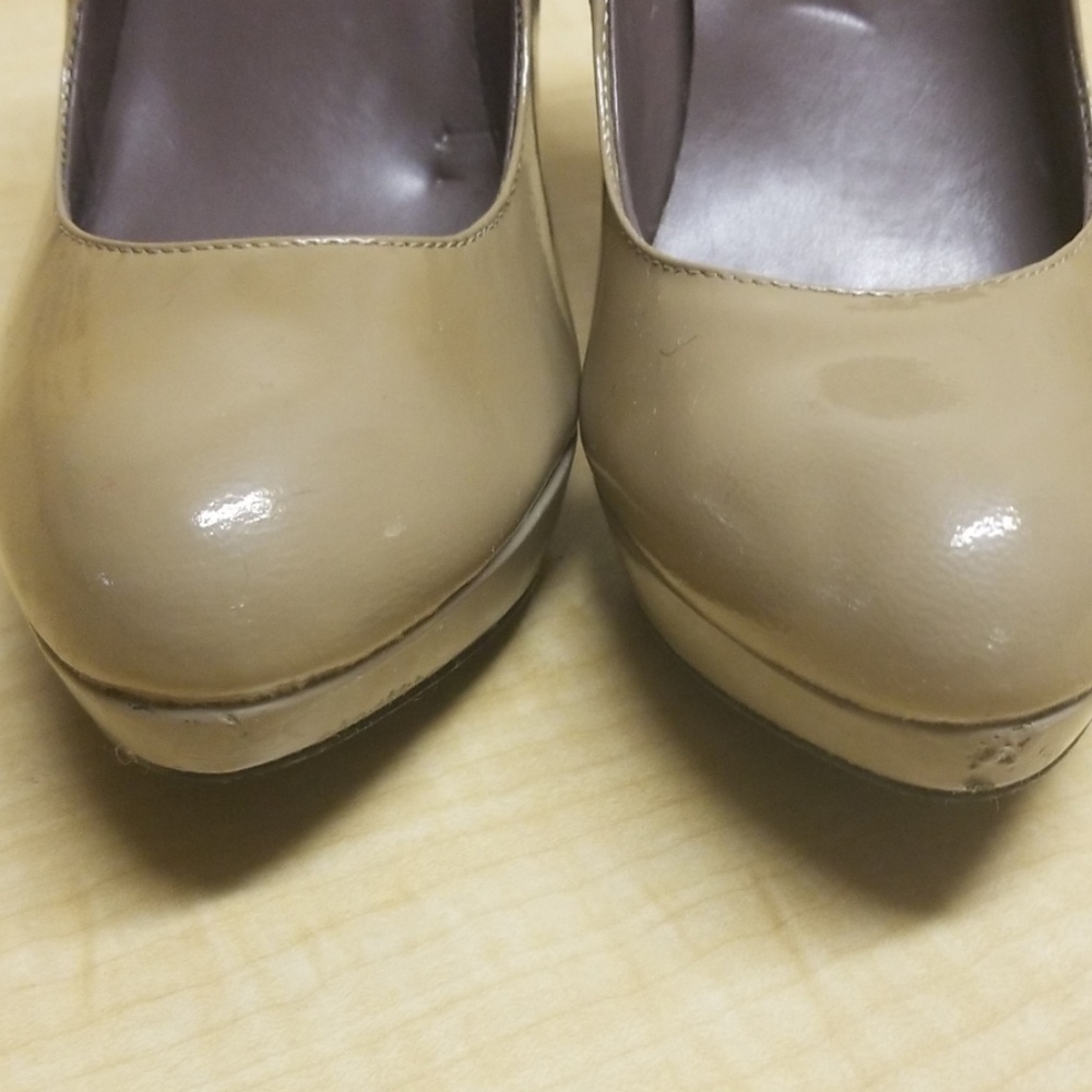 Shoes - Picture 4 of 5